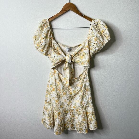 En Saison Yellow Floral Eyelet Mini Dress Puff Sleeve tie Open Front Women’s M - Picture 7 of 10